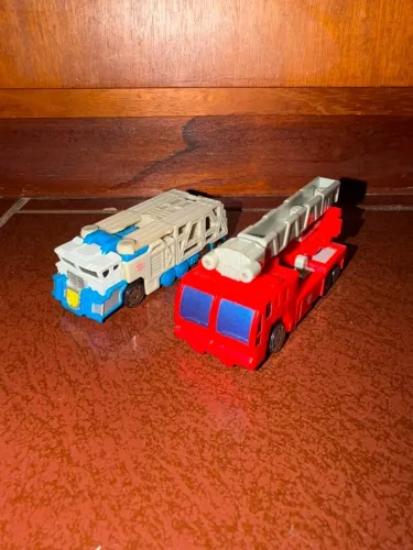 Transformers RID - Basic Class: Optimus Prime e Ultra Magnus