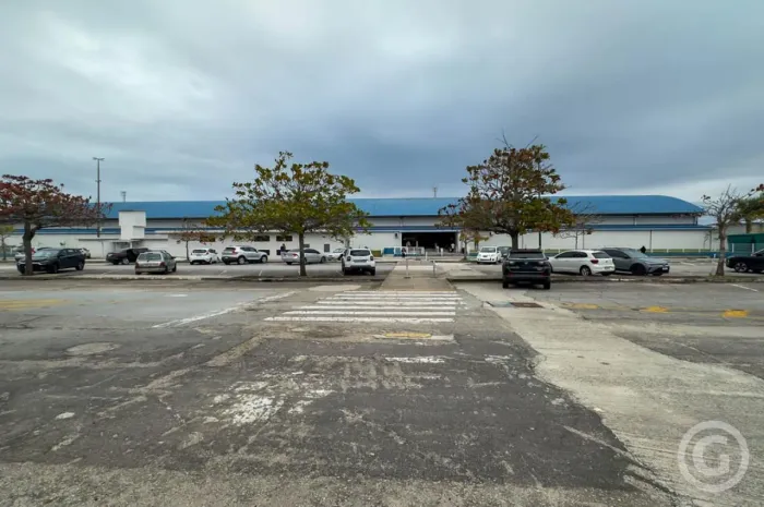 Loja ideal para negócios em expansão no Complexo Comercial Carianos, Florianópolis