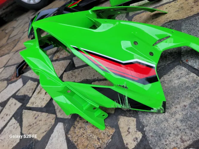 Carenagen frontal Kawazaki ZX4R usado c avaria 2024