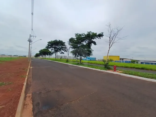 Terreno comercial à venda no bairro Grand Ville.