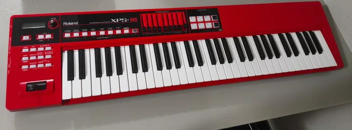 Teclado XPS 10 Roland
