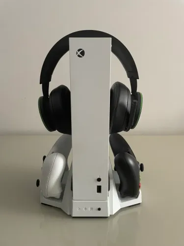 Xbox Series S + 2 Controles + Headset Xbox + Base Carregadora - detalhes na descrição