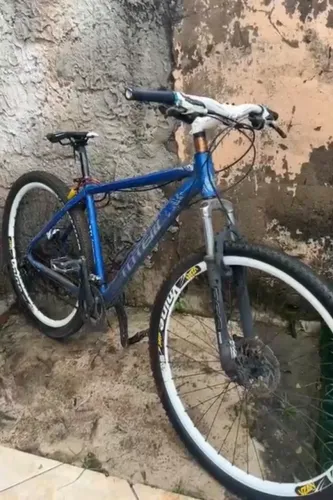 Bicicleta aro 29 - Freio Hidráulico 27 marchas