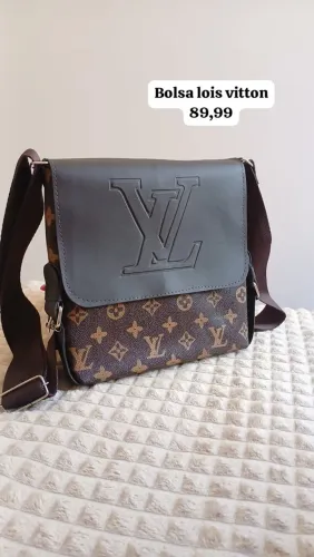 Bolsas e roupas de academia