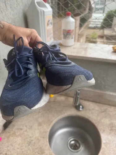 Tênis Adidas corrida tamanho 43
