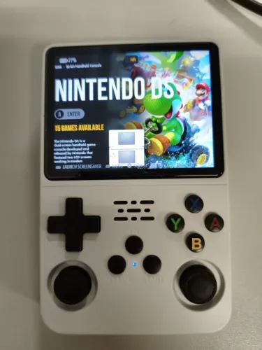 Game Retrô pouco usado com capa e cartão de memória