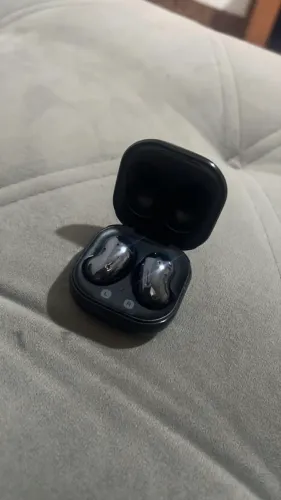 Buds Live Samsung com cabos originais ( praticamente novo)