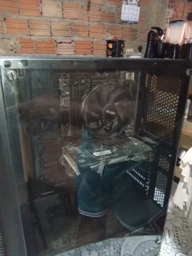 VENDO PC GAMER NOVO COM APENAS A FORTE QUEIMADA, MAIS TAMBÉM VENDO PRA RETIRAR AS PEÇA