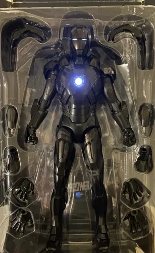 Hot Toys Iron Man Stealth