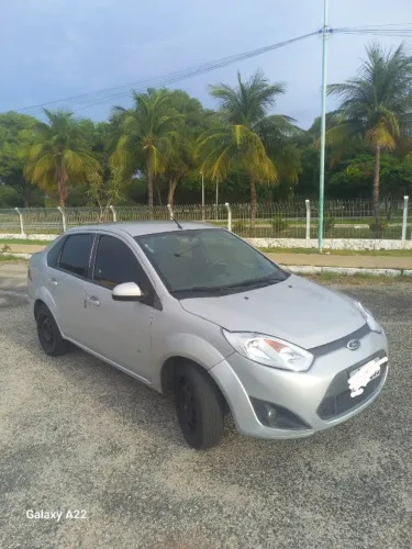 Ford Fiesta Sedan SE 1.6 8V Flex 4P 2014