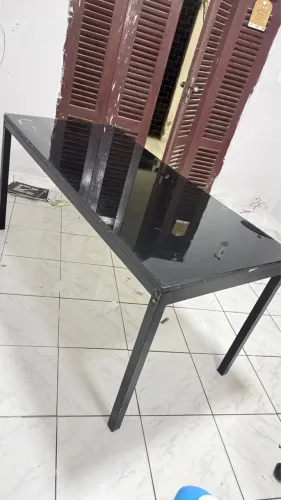 Mesa de Metalon para escritório da Tok Stok 