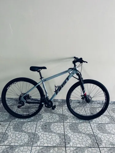Bike First Aro 29 | 21 Marchas | Freio a Disco | Bom estado
