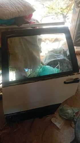 Porta traseira esquerda, uno way 2017 modelo 4 portas.