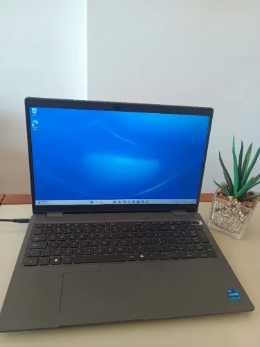 Dell Latitude - 3550 (Core i7 13° gen)
