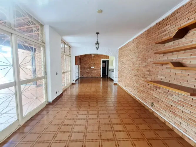 Casa de 231m² com 03 quartos para locação e venda - Lagoinha