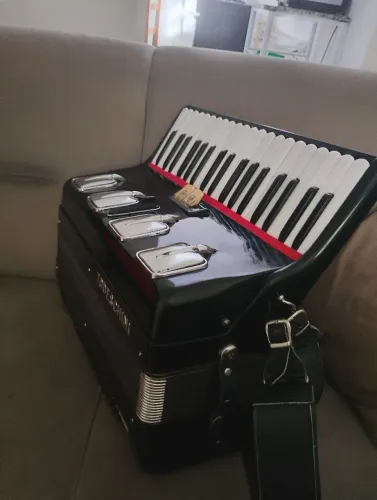Acordeon Todeschini 80 baixos top 
