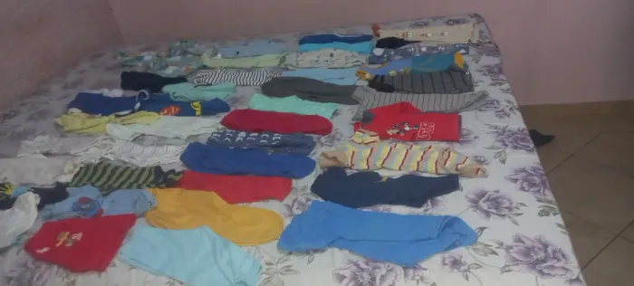 Lote de roupas de bebe rn p m g