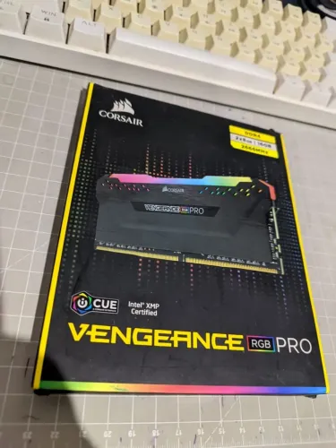 Kit Memória Ram Corsair vengeance pro RGB 16gb 2666 (2x8)