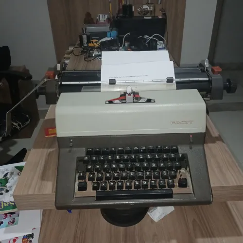 Máquina Escrever Facit