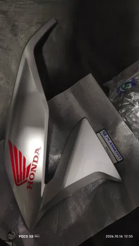 Vendo essas asas do tanque para moto CG TITAN 2024