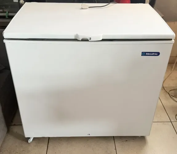 Freezer metalfrio 293 litros usado barato conservado funcionando perfeitamente