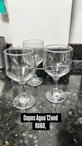 Copos de Vidro com pé 