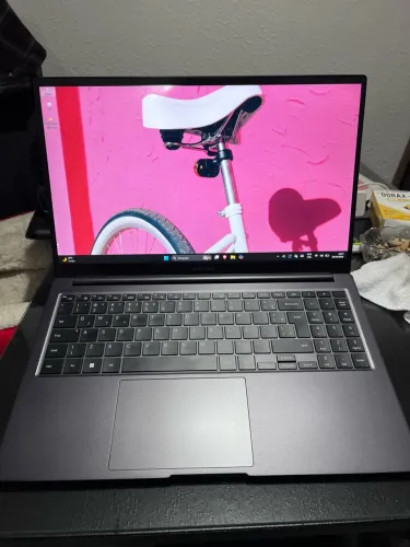 Notebook Samsung Book3, i5, 13 geração, Intel Arc, memória de vídeo dedicada, 512GB SSD