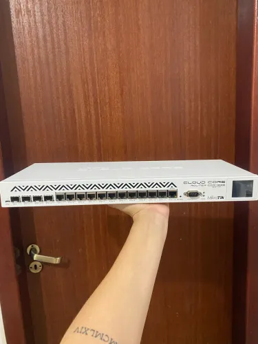 Roteador Mikrotik CCR-c1036 RAM: 8GB DDR4