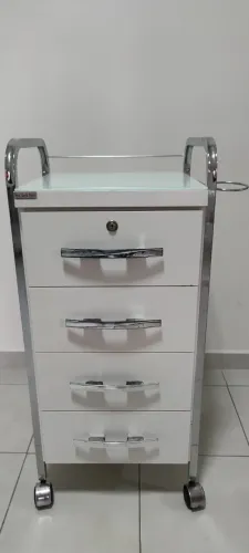 Carrinho auxiliar de cabelereiro