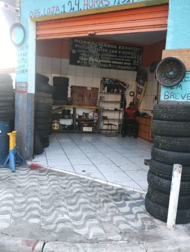 Uma vaga pra trabalhar na borracharia 