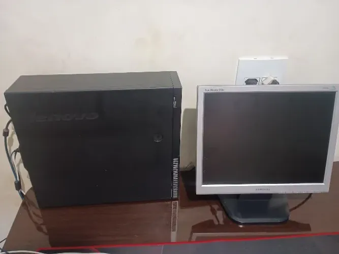 Computar Lenovo desktop SSD/ 8GB RAM + Monitor Samsung 15" polegadas