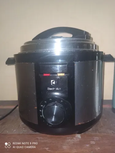 Panela de pressão elétrica Eletrolux 5 litros