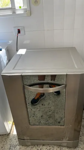 Lava louça Eletrolux 12 serviços semi nova 