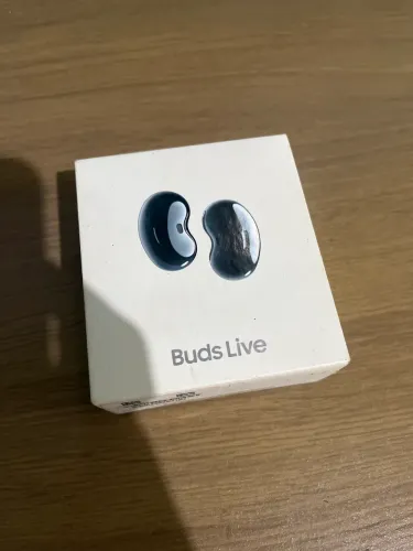 Buds live