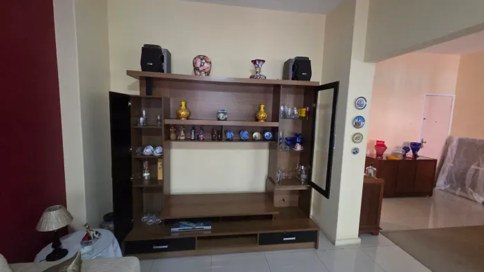 Estante Home Theater com Rack e Cristaleira - Excelente Estado
