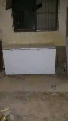 Vendo freezer comercial 127, 500L em perfeito estado.