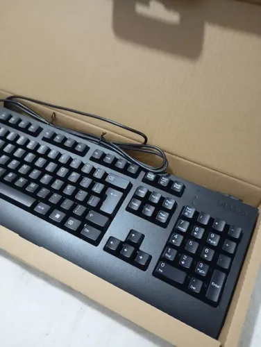 Teclado Lenovo em ótimo estado nunca usado