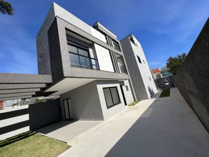 SOBRADO TRIPLEX NOVO - INTERNO - À VENDA NO BOQUEIRÃO
