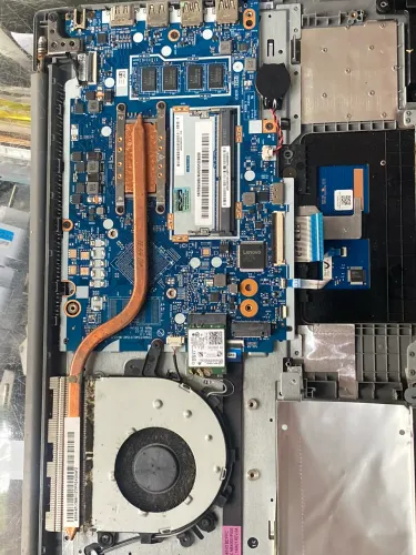 NOTEBOOK I5 - 8 a GERAÇÃO COM DEFEITO