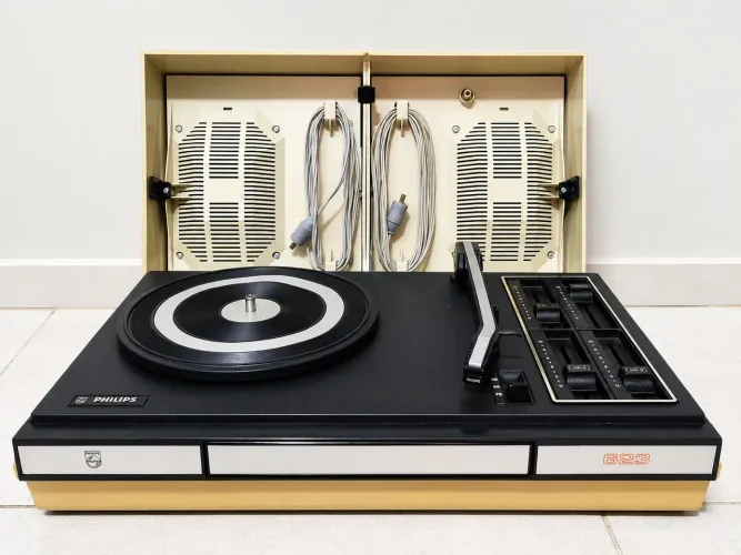 Toca discos maleta Philips 623