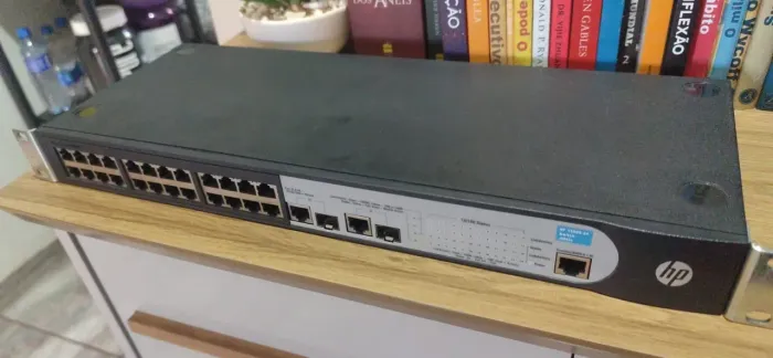 Switch HP V1905-24 (JD990A) - 24 Portas Fast Ethernet