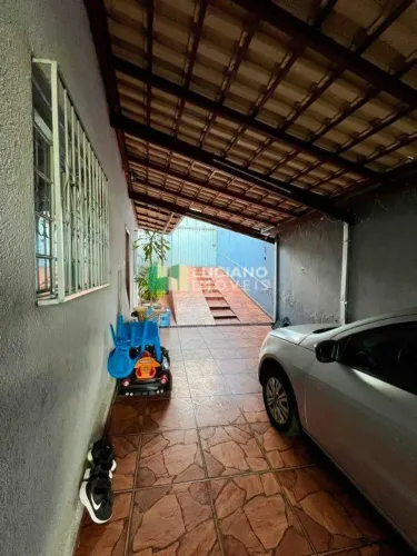 Casa Ampla com 5 Quartos, 1 Suíte, Quintal e 3 Vagas à Venda no bairro Rio Branco