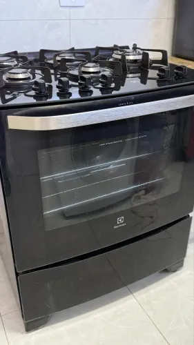 Fogão 5 bocas Electrolux Preto Experience Mesa de Vidro, Grill e PerfectCook360