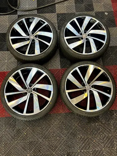 Roda R20 Jetta GLI 5x100