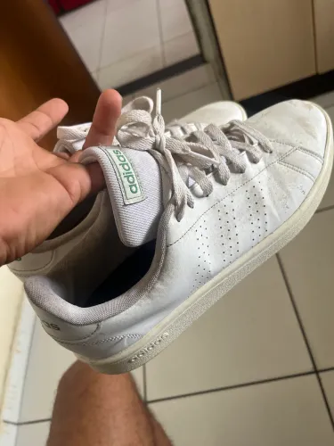Tênis adidas