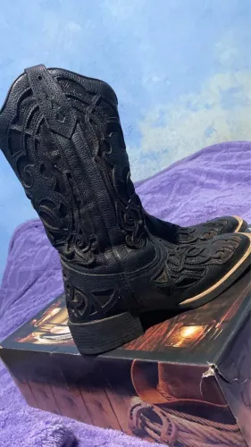 Bota Texana Feminina Preta Cano Médio- Linda Pouco Usada