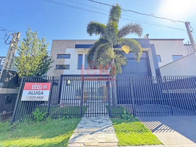 Barracão para alugar no Jardim Colina Verde em Maringá, com 294 m², mezanino e 3 salas