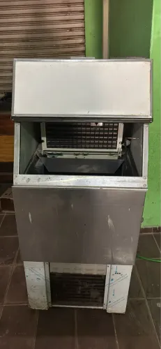 Máquina de gelo Venâncio 100kg
