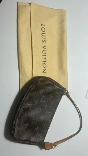 Bolsa Louis Vuitton de ombro pochete monogram