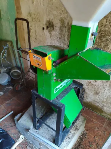 Triturador Picador Forrageiro Trapp TRF 300 Super - 2CV Monofásico